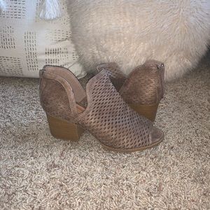 TAN OPEN TOE BOOTIES